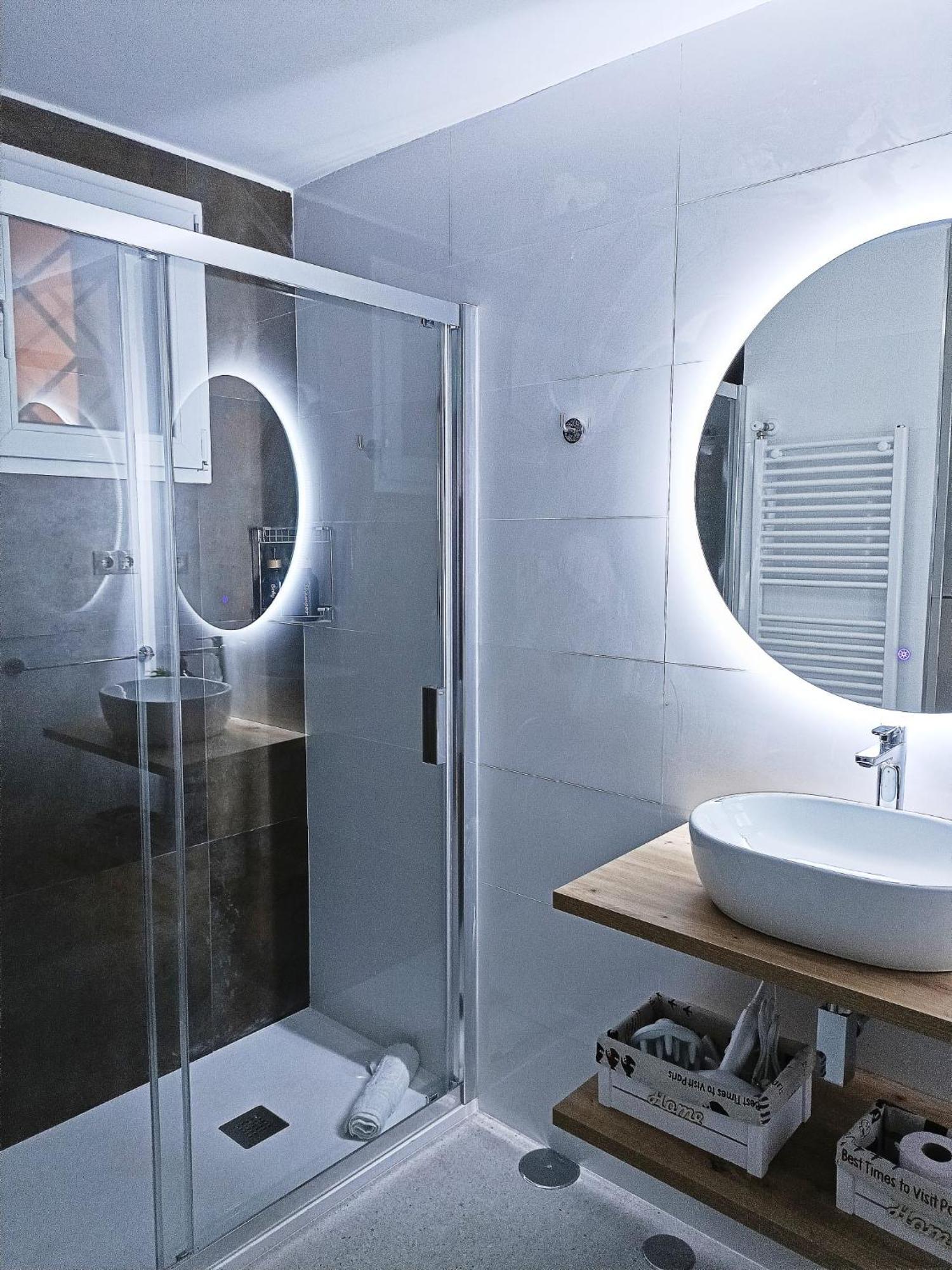 Violeta Suite Madrid Exterior photo